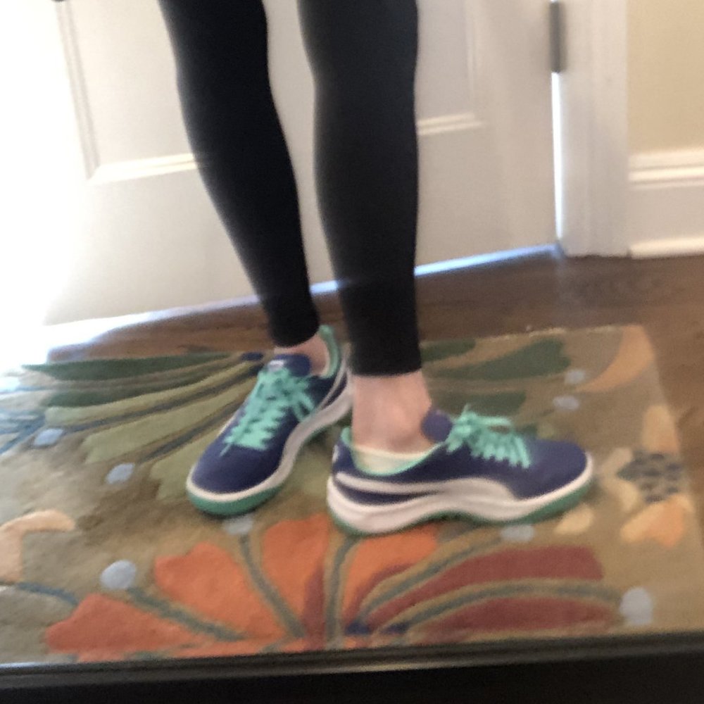 HAPPY FEET! Bright-Retro Style Trainers PURPLE PUMAs- Gently Used -Sz.40.5. - Picture 6 of 12